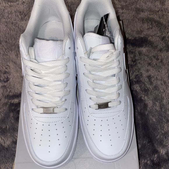 Af1 - Picture 3 of 3